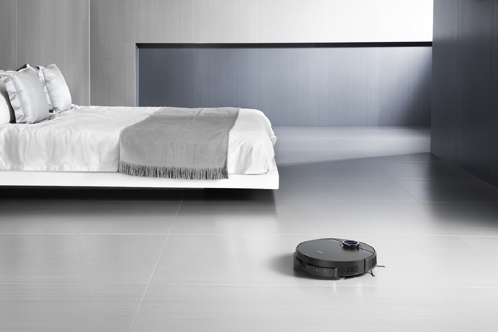 Un robot haut de gamme qui fait le ménage aussi bien que vous le feriez. © Midea